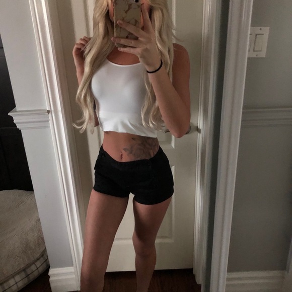 Aritzia Pants - Aritzia shorts SALE (3/$39)